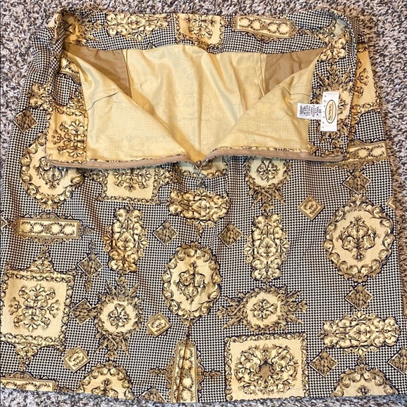 VNTG Talbots Black and Tan Ornate Design Knee-Length Pencil Skirt with Pockets - Picture 4 of 7